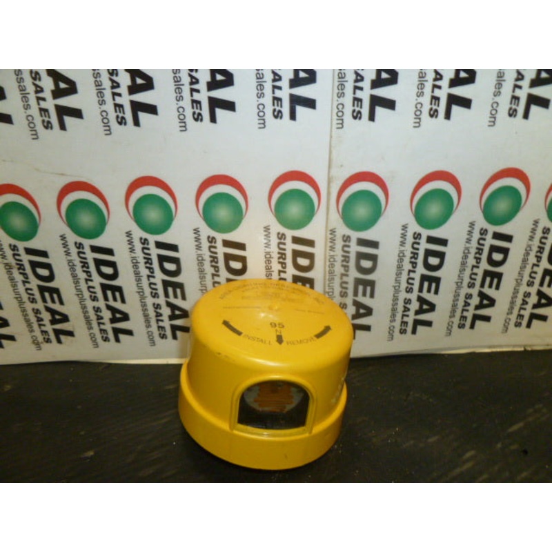 AREA LIGHTING M480|Factory Sealed Packaging|New In Box|New No Box|Used|Reconditioned