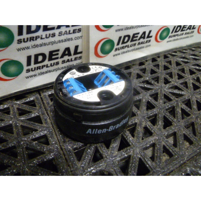 Allen Bradley 855E-BCBC Stack Light Mounting Base and Cap 1/2 NPT