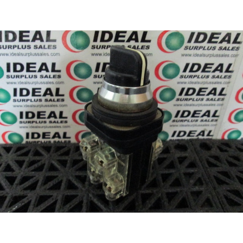 TELEMECANIQUE XB2MD72 SWITCH|Factory Sealed Packaging|New In Box|New No Box|Used|Reconditioned