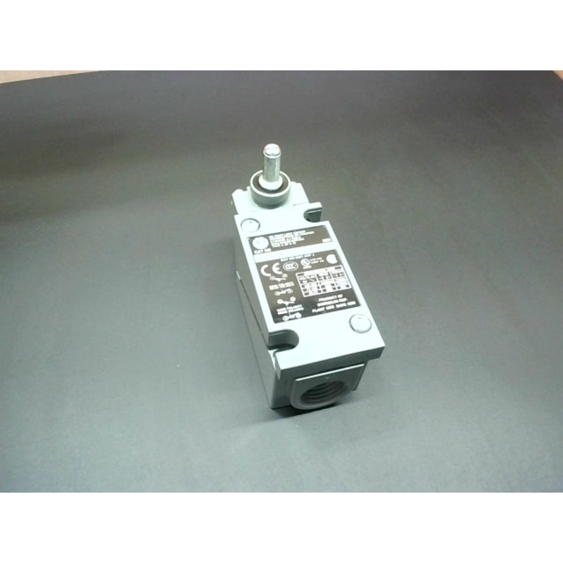 Allen Bradley 802T-ATP Plug-in Oil tight Limit Switch Series J
