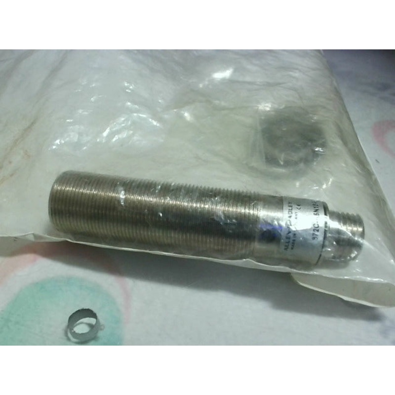 Allen Bradley 872C-A5N18-R3 /B Inductive Proximity Sensor Factory Sealed