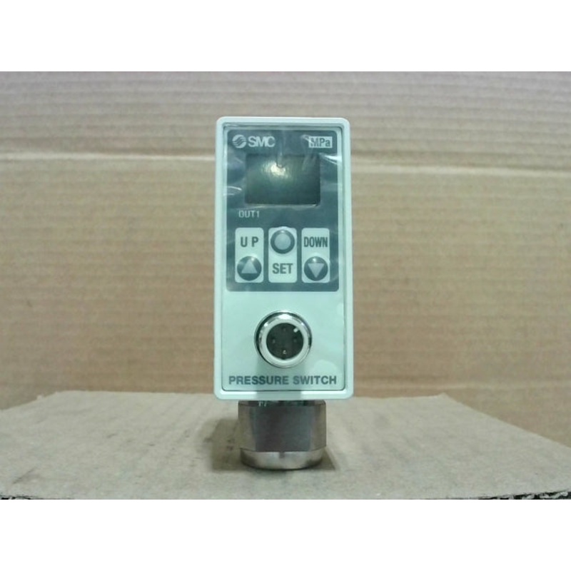 SMC ISE70-F02-43 Pressure Switch 12-24VDC