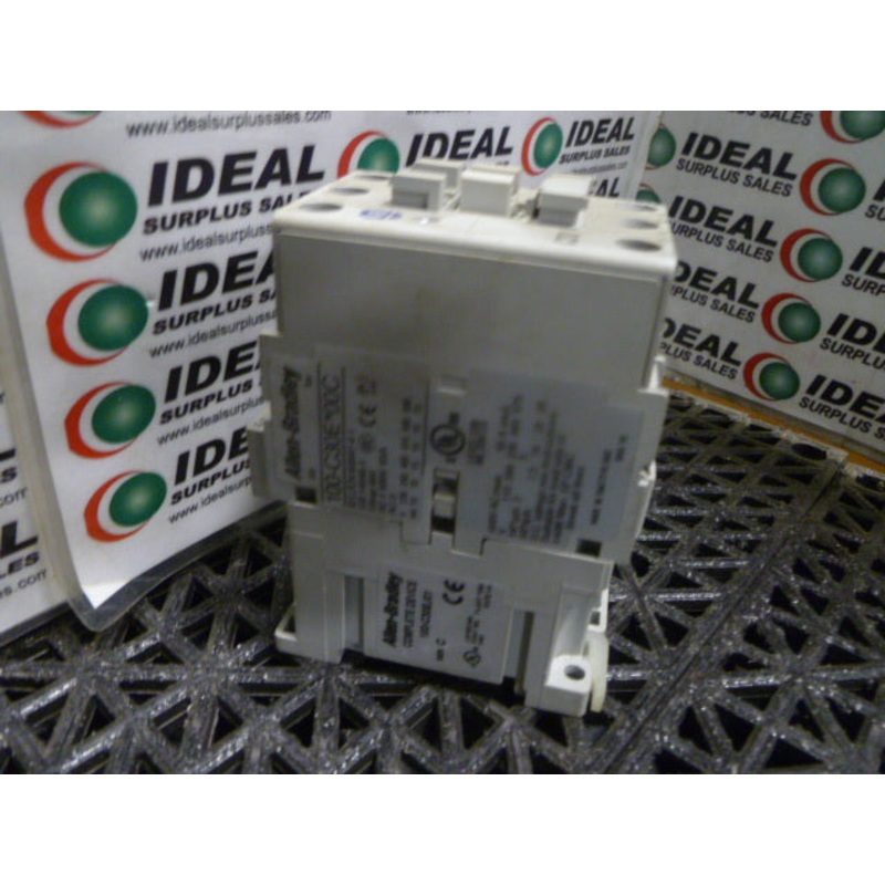 ALLEN BRADLEY 100C30E00 CONTACTOR