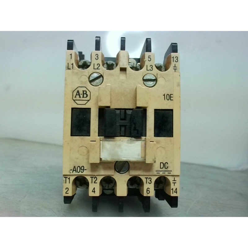 Allen Bradley 100-A09NZ3  Motor Starter Contactor Series 9AMP  3Pole 24VDC