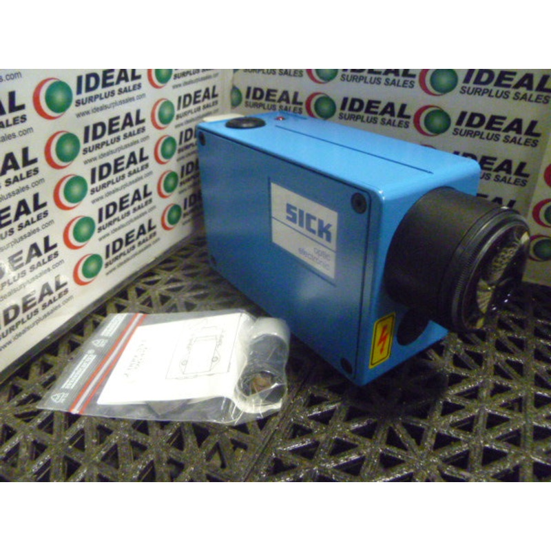 Sick Optic LUT1-530 Luminescence Sensor w/Lens 30V 20W