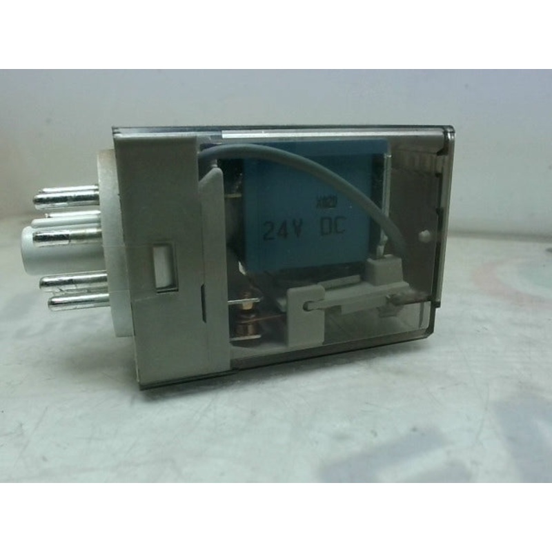 Allen Bradley 700-HA32Z24 /D Cube Relay DPDT 24VDC 10A