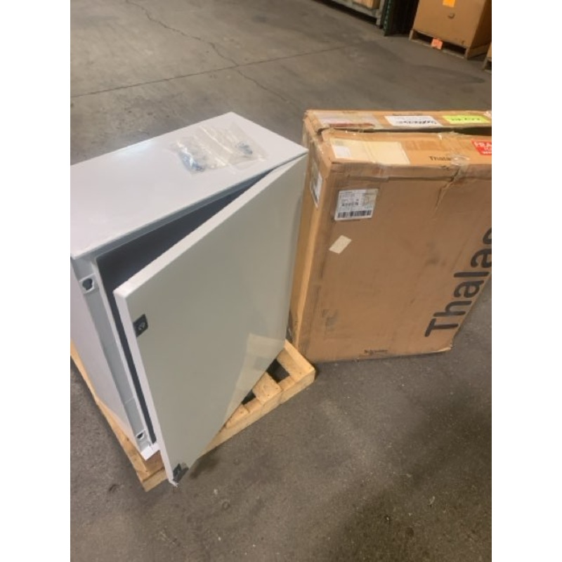 Schneider NSYPLMB6G Thalassa Fiberglass Housing Wal Enclosure Polyester 32x24x12