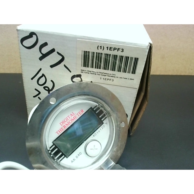 Zoro Select 1EPF3 Digital Thermometer Digital Panel Mount -40 To 120 2 AK840 -40 to 120F