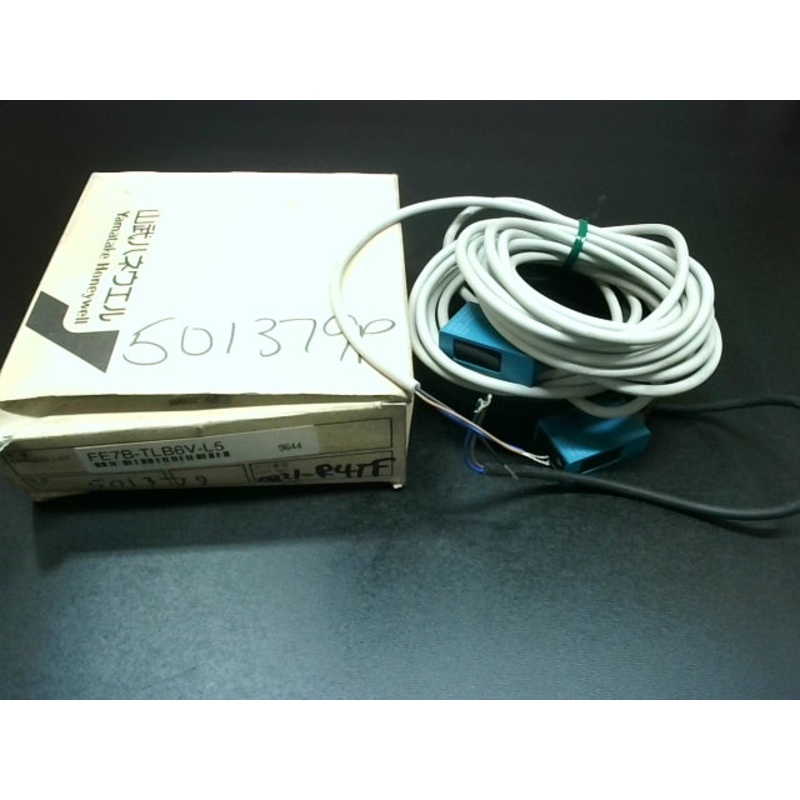 Yamatake Honeywell FE7B-TLB6V-LB Photoelectric Sensor 10-28VDC