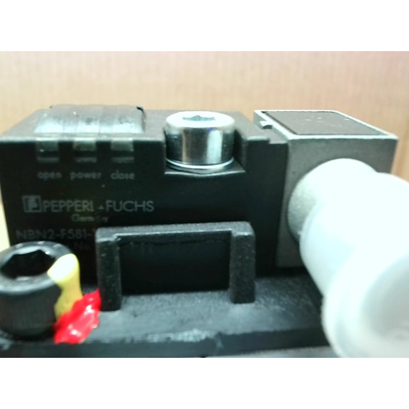 TNKERS VU 50.1 BR2 A05 T12 Vario Clamp with Adjustable Opening Angle (5-135) Inductive Sensing