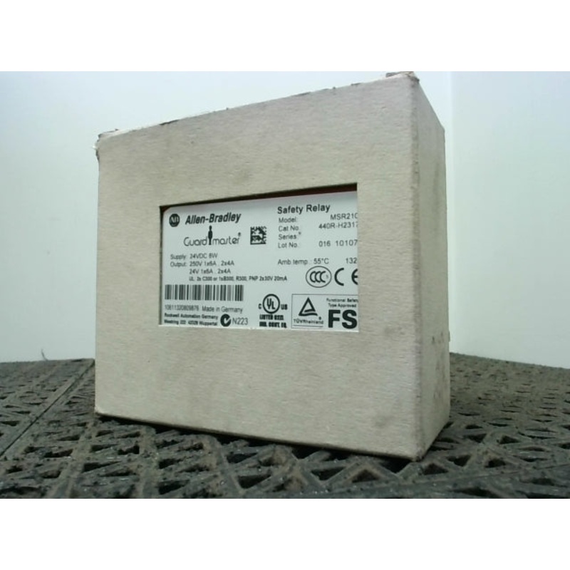Allen Bradley 440R-H23176 Guardmaster Safety Relay MSR210P Series B