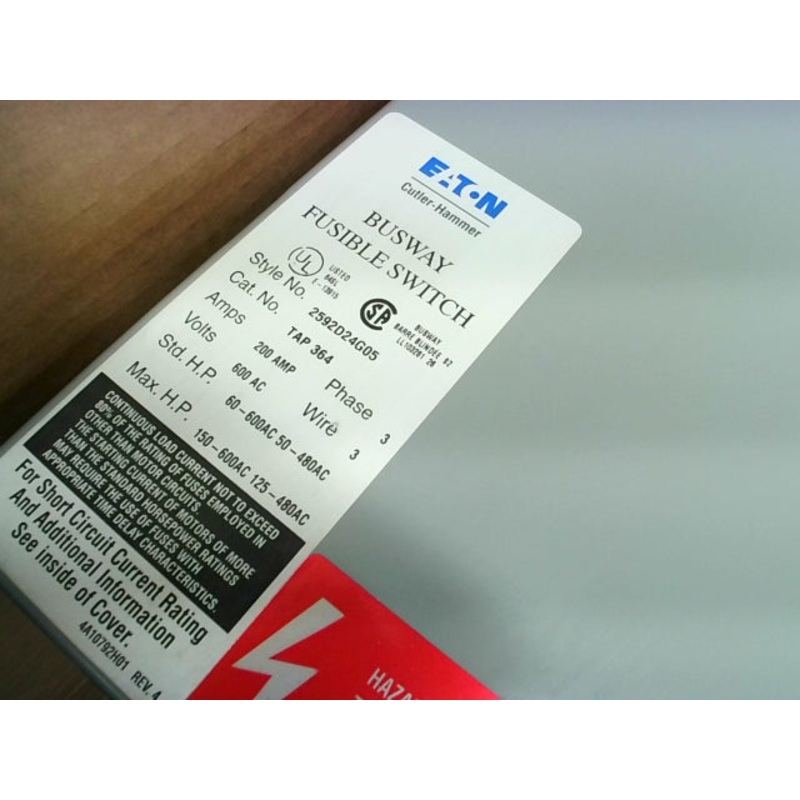 Cutler Hammer Tap-364 200A Fisible Bus Plug 200 Amp 600VAC 3PH 3-Wire 2592D24G05 Busway Fusible Switch