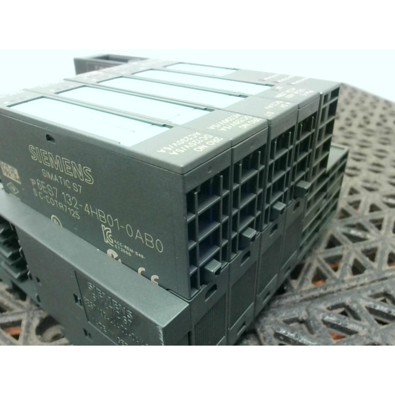 Siemens SST 5136-DNS-200S Devicenet Module Device Net 6ES7 138-4CB10-0AB0