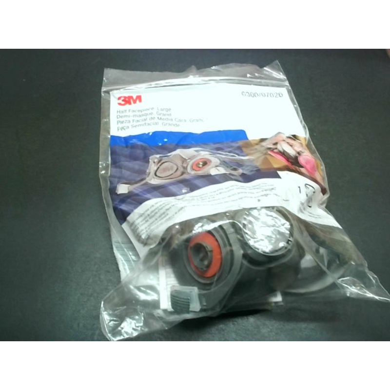 3M 6300/07026 Half Facepiece Reusable Respirator Respiratory Protection