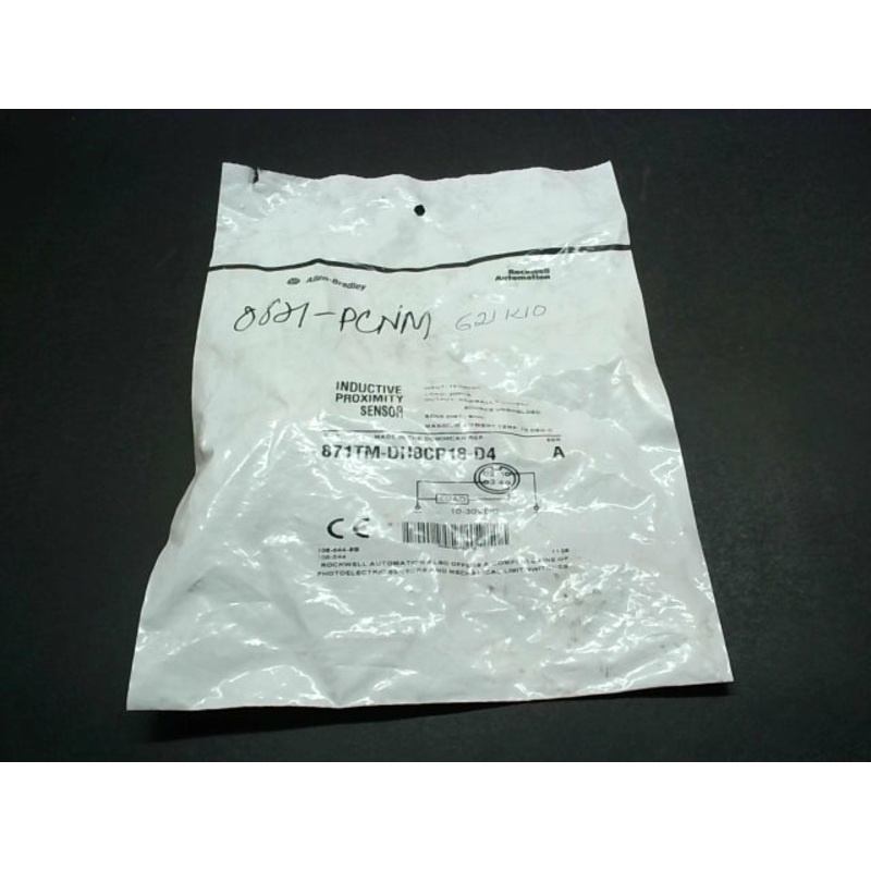 Allen Bradley 871TM-DH8CP18-D4 Inductive Proximity Sensor SerA