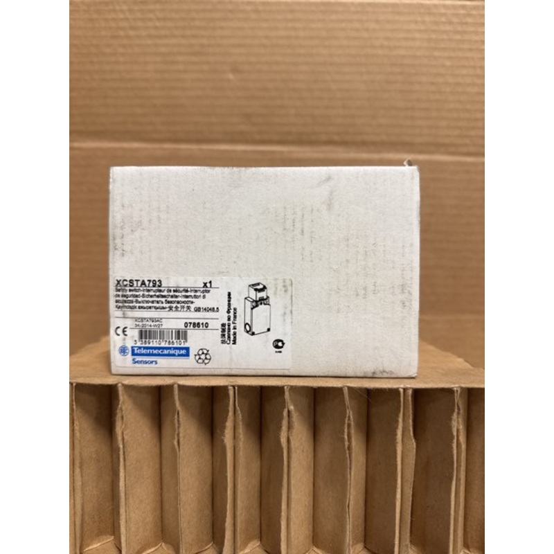 Telemecanique XCSTA793 Door Safety Interlock Switch