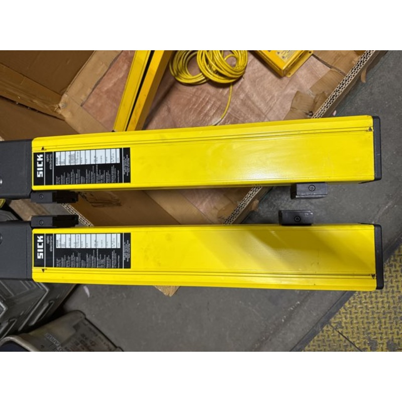 Sick AGSS600-1111/AGSS600-1211 Light Curtain Set 24VDC 110/220VAC 590mm x 6m Safety Light Curtain Set (Transmit and Receive)