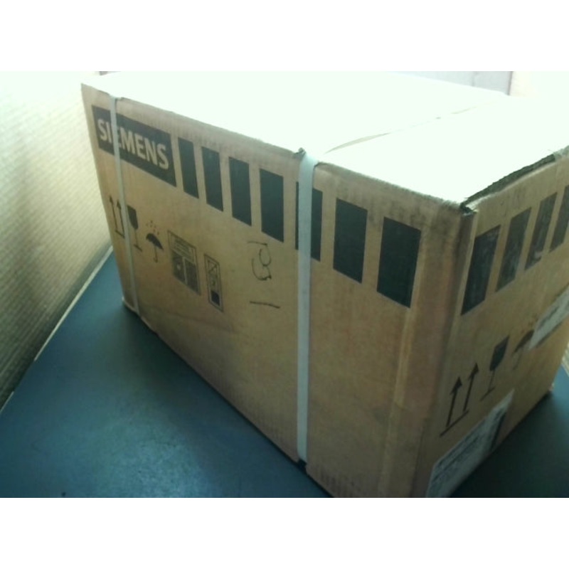 Siemens 1FT7064-1AK71-1FG1 AC Servo Motor 2.59kW / 3.47HP  6000RPM 510-720VDC 126x126mm Flange Mounting