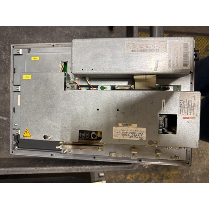 Siemens 6FC5103-0AB03-1AA3 Operator Interface Panel 10.4 Color TFT 24VDC