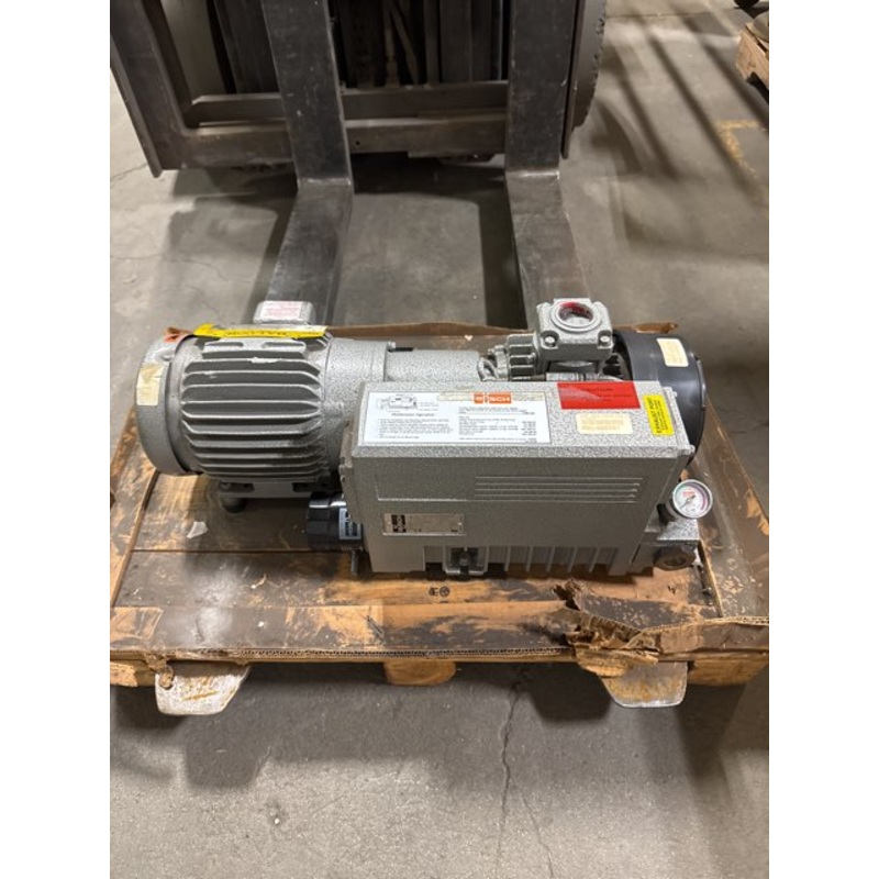 Busch RA0040.E506.1001 Rotary Vane Vacuum Pump 28 CFM 0.5 TORR