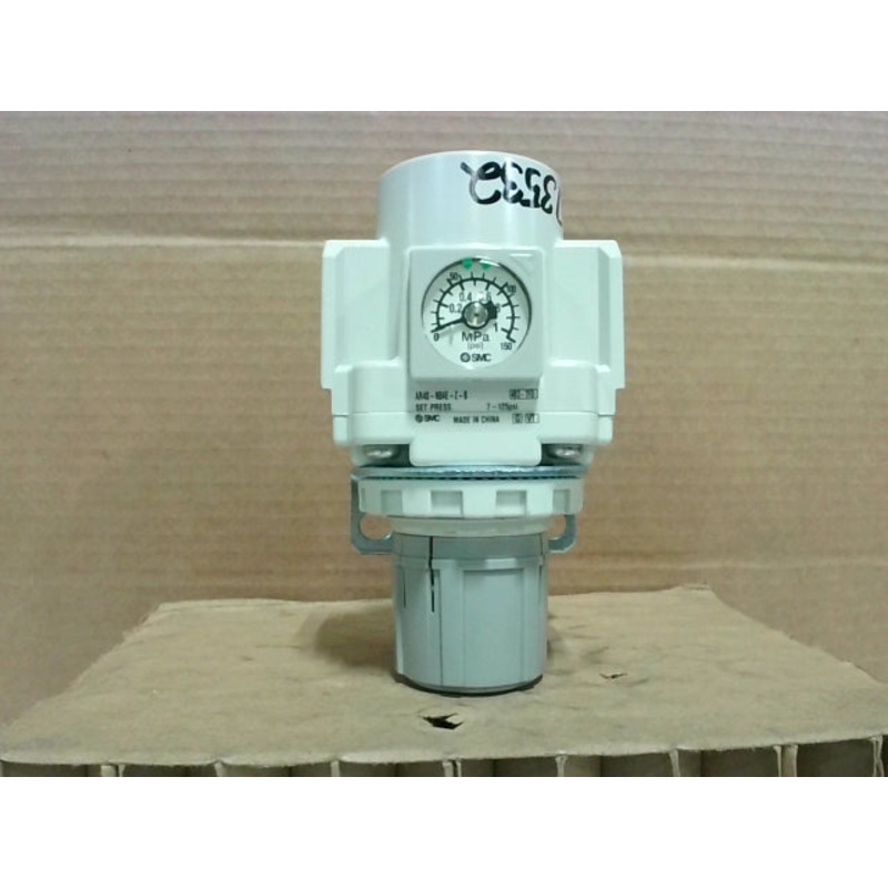 SMC AR40-N04E-Z-B Air Pressure Regulator 7-150psi 1/2 Ports