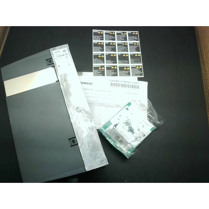 Siemens 6SL3210-1PE21-4UL0 Power Module 47-63Hz 400-480V 5.5Kw Sinamics PM240-2