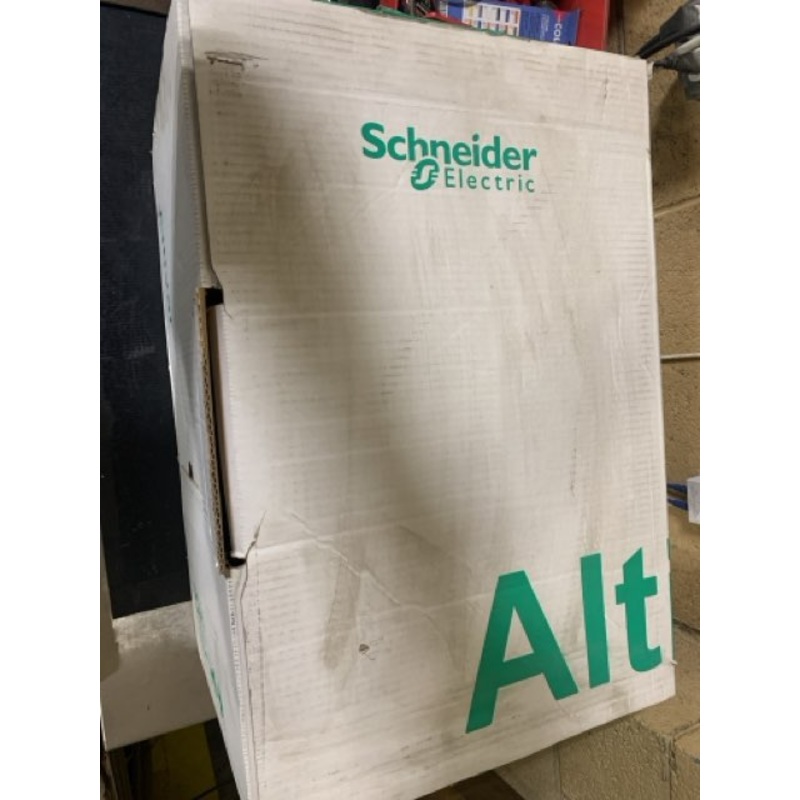 Schneider Electric ATV71HD18N4 25HP 18.5kW Altivar 71 Drive 380/480VAC  0-599Hz 0-460VAC