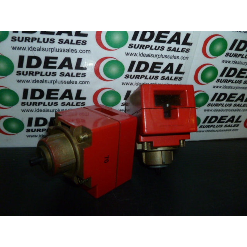 TELEMECANIQUE ISN76720 LIMIT SWITCH