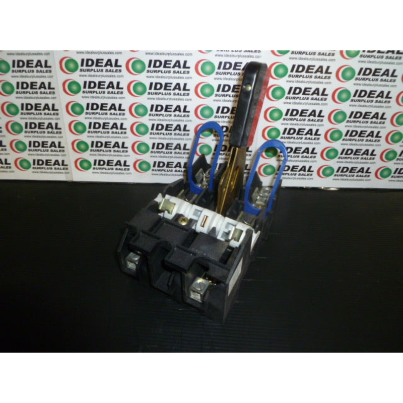 Square D D-40512-528-01 Disconnect Switch 3-Pole 30A 250V