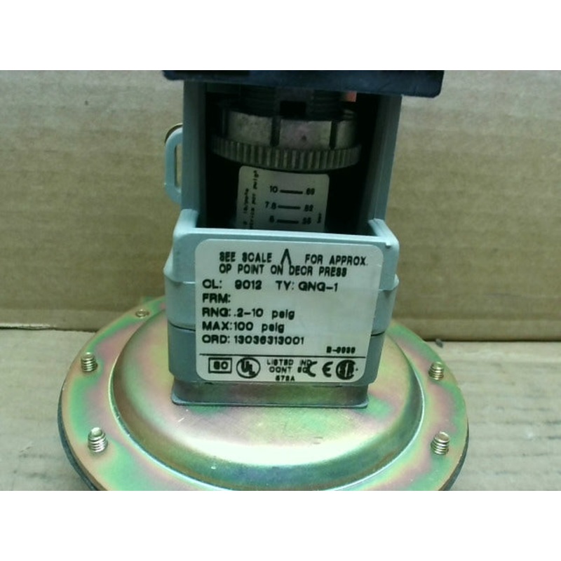 Square D 9012GNG1 Pressure Switch 2-10 PSIG. Missing Cover