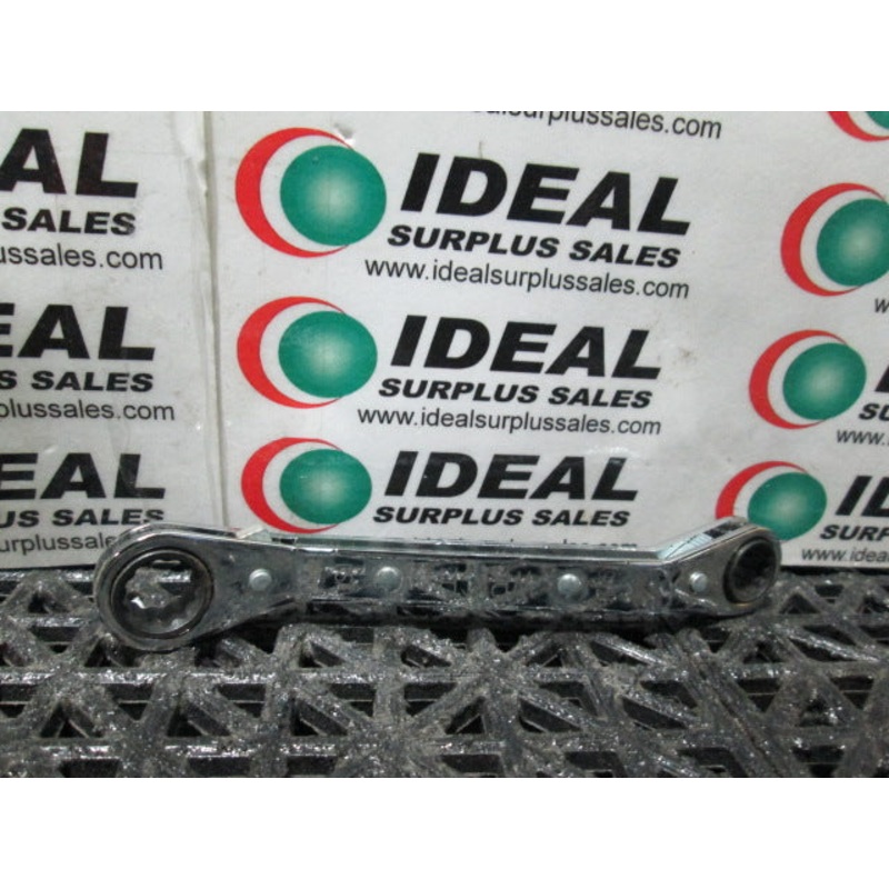 Wright Tool 9425 3/8-Inch x 7/16-Inch 12 Point Offset Reversable Ratcheting Box Wrench