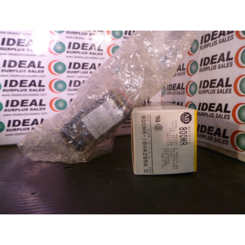 Allen Bradley 800MR-16HA2BRA 2-Position Selector Switch Maintained Red Knob 1NO 3NC