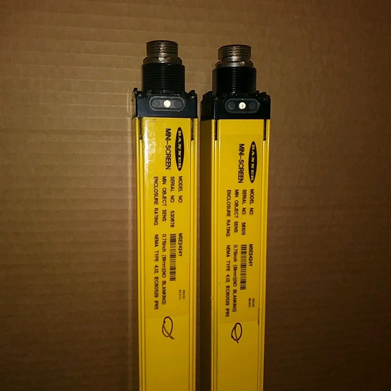 Banner MSE2424Y Mini Screen Light Curtain Emitter 24 45433 Nice!