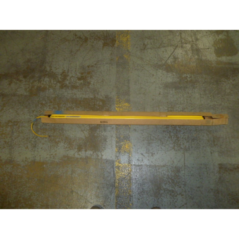 BANNER SLSCR14900P8 Light Curtain Receiver