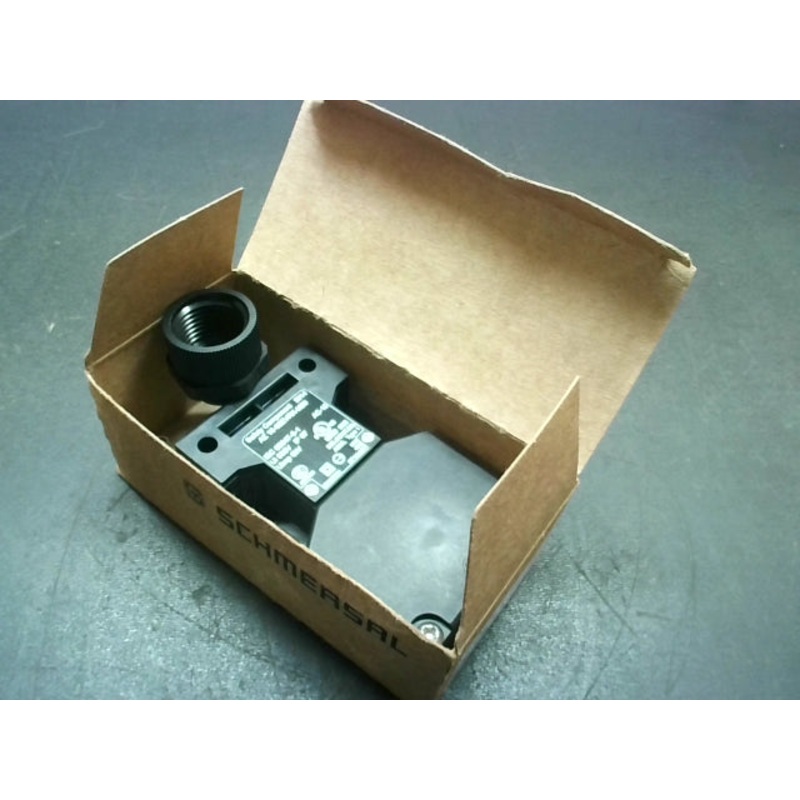 Schmersal AZ 16-02ZVRK-M20 Safety Interlock Switch 500V