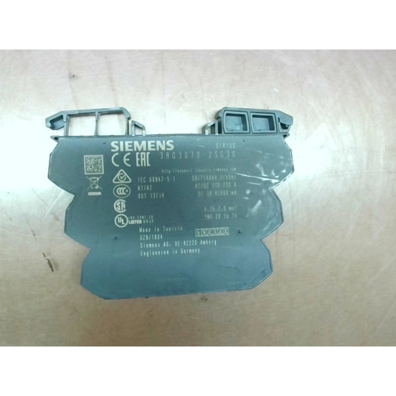 Siemens 3RQ3070-2SG30 Input Coupler Series Relay